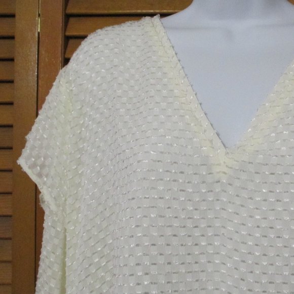 A New Day top Romantic Boho cream color, lightweight V neck blouse size L - Picture 6 of 7